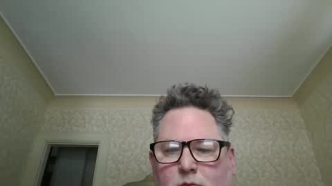 Snapshot of bluemoose70 chatting on 4, 1, 2025 bluemoose70 online show from 4, 1, 2025