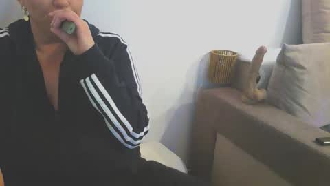 Snapshot of blueskysierra chatting on 14, 12, 2025 Sierra online show from 14, 12, 2025