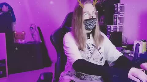 Snapshot of bluespanking chatting on 17, 12, 2025 Blue online show from 17, 12, 2025