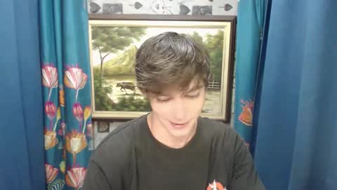 Snapshot of blueyedboyinasia chatting on 20, 5, 2026 blueeyedboyisasia online show from 20, 5, 2026