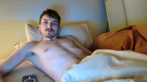 Snapshot of bluezed4 chatting on 26, 4, 2026 blue online show from 26, 4, 2026