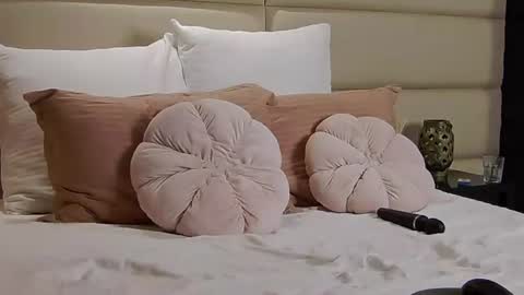Snapshot of blush_bliss chatting on 10, 7, 2026 BlushBliss online show from 10, 7, 2026