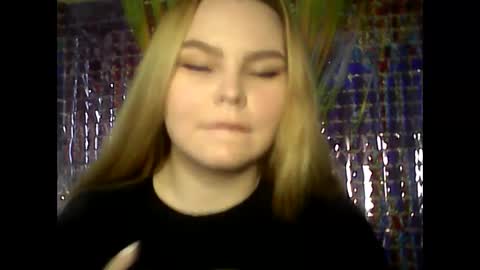 Snapshot of blushing_star chatting on 16, 2, 2025 blushing_star online show from 16, 2, 2025