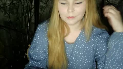 Snapshot of blushing_star chatting on 7, 10, 2025 blushing_star online show from 7, 10, 2025