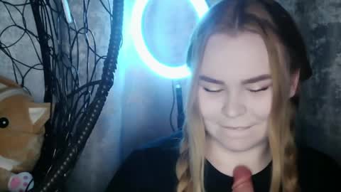 blushing_star online show from 11, 4, 2026