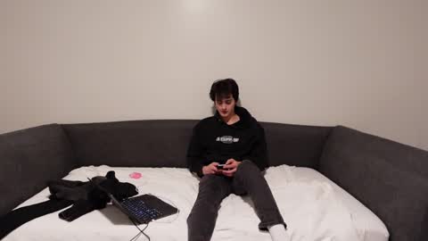 Snapshot of bluskyzz chatting on 13, 2, 2025 BluSky online show from 13, 2, 2025