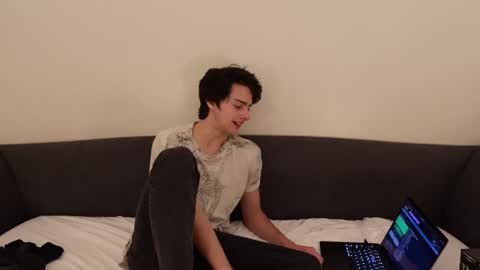 Snapshot of bluskyzz chatting on 17, 2, 2025 BluSky online show from 17, 2, 2025