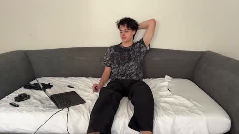 Snapshot of bluskyzz chatting on 17, 2, 2025 BluSky online show from 17, 2, 2025