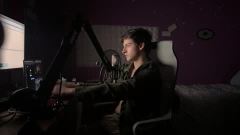 Snapshot of bluskyzz chatting on 15, 12, 2025 BluSky online show from 15, 12, 2025