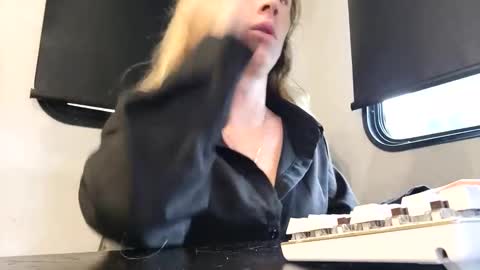 MamaMorgan online show from 16, 11, 2025