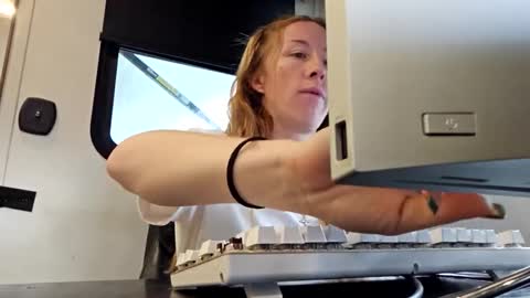 MamaMorgan online show from 18, 11, 2025