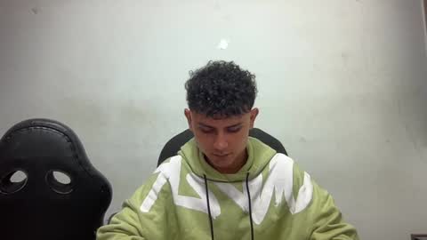 Bob  INDEPENDENT MODEL online show from 25, 12, 2024