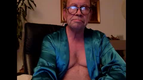 bobby516996 online show from 1, 1, 2025