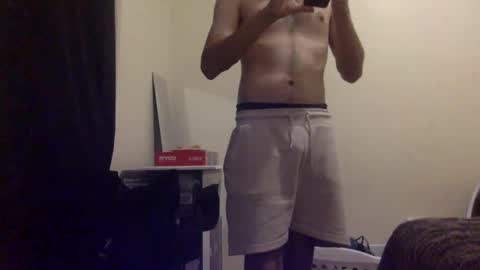 Snapshot of bobby_00x00 chatting on 1, 5, 2026 bobby_00x00 online show from 1, 5, 2026