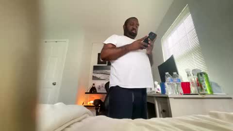 Snapshot of bobbyjones88034 chatting on 25, 9, 2025 Luv bug online show from 25, 9, 2025