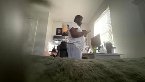 Snapshot of bobbyjones88034 chatting on 28, 3, 2026 Luv bug online show from 28, 3, 2026