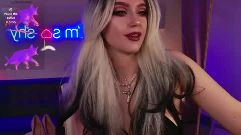 Snapshot of bogemabella chatting on 19, 5, 2026 Your Mistress Bella online show from 19, 5, 2026