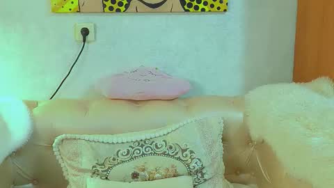 Snapshot of bom_mia_bom chatting on 27, 3, 2026 Mia online show from 27, 3, 2026