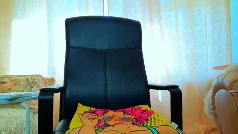 Snapshot of bom_mia_bom chatting on 1, 5, 2026 Mia online show from 1, 5, 2026