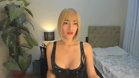 Snapshot of bombshelllaurax chatting on 20, 12, 2025 bombshelllaurax online show from 20, 12, 2025