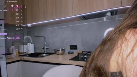 Olly online show from 8, 12, 2024