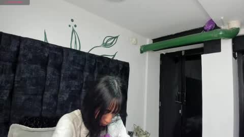 Snapshot of bonie_wills chatting on 21, 4, 2026 BONIE WILLS online show from 21, 4, 2026