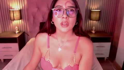 Snapshot of bonnali_lune chatting on 23, 10, 2025 bonnali_lune online show from 23, 10, 2025