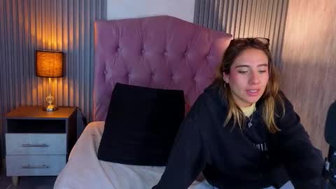 Snapshot of bonnali_lune chatting on 22, 3, 2026 bonnali_lune online show from 22, 3, 2026