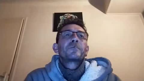 bonnequeue53 online show from 25, 2, 2026