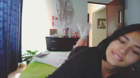 Snapshot of bonnie_1s chatting on 6, 4, 2026 Bonnie online show from 6, 4, 2026