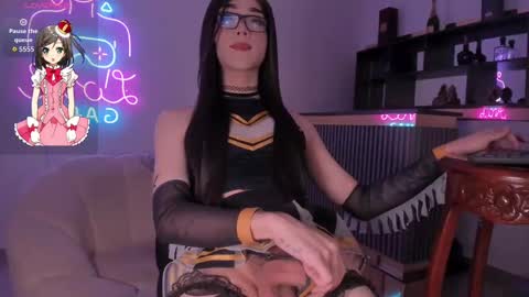 Bonnie Luxury online show from 28, 9, 2025