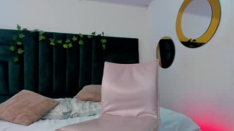   online show from 23, 12, 2024