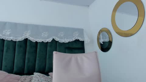   online show from 19, 1, 2025