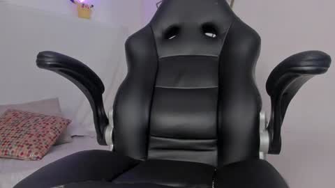   online show from 29, 1, 2025