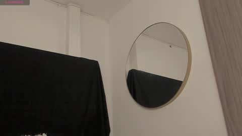   online show from 26, 10, 2025