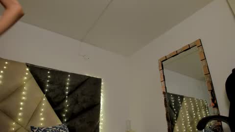   online show from 5, 11, 2025