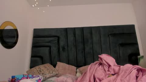   online show from 9, 4, 2026