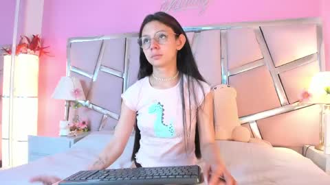 Snapshot of bonniepark_ chatting on 25, 4, 2026 Bonnie online show from 25, 4, 2026