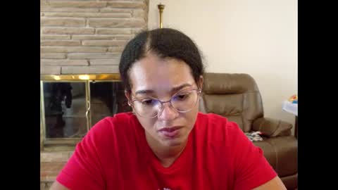 Queen Bon Vivantt online show from 19, 11, 2025