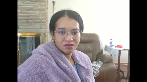 Queen Bon Vivantt online show from 16, 12, 2025