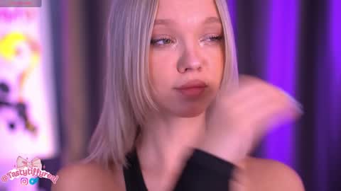 Snapshot of boobybliss chatting on 27, 3, 2026 Alina online show from 27, 3, 2026