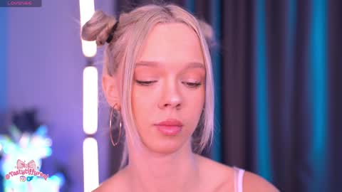 Snapshot of boobybliss chatting on 10, 4, 2026 Alina online show from 10, 4, 2026