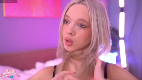 Snapshot of boobybliss chatting on 14, 4, 2026 Alina online show from 14, 4, 2026