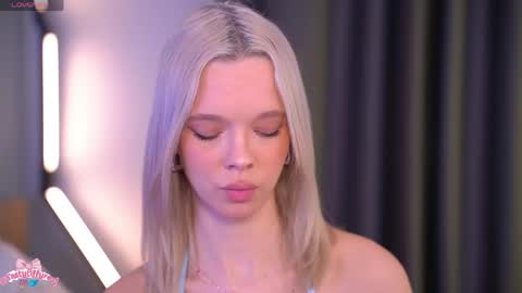 Snapshot of boobybliss chatting on 24, 4, 2026 Alina online show from 24, 4, 2026