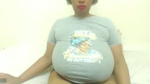 Snapshot of boobyqueen24 chatting on 3, 3, 2026 boobyqueen online show from 3, 3, 2026