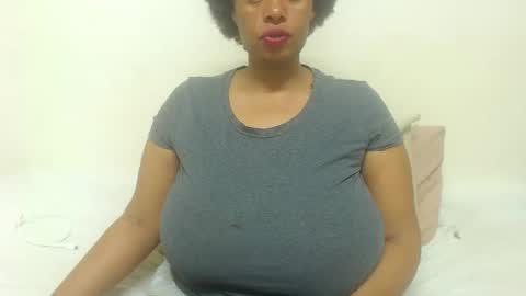 Snapshot of boobyqueen24 chatting on 6, 3, 2026 boobyqueen online show from 6, 3, 2026