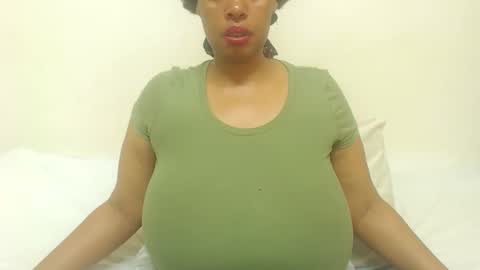 Snapshot of boobyqueen24 chatting on 17, 3, 2026 boobyqueen online show from 17, 3, 2026