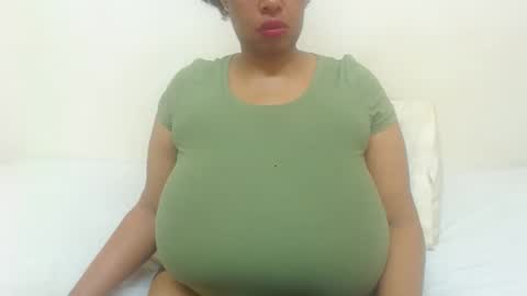 Snapshot of boobyqueen24 chatting on 2, 4, 2026 boobyqueen online show from 2, 4, 2026