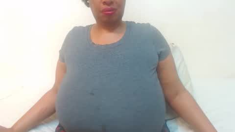 Snapshot of boobyqueen24 chatting on 21, 4, 2026 boobyqueen online show from 21, 4, 2026