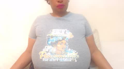 Snapshot of boobyqueen24 chatting on 22, 4, 2026 boobyqueen online show from 22, 4, 2026